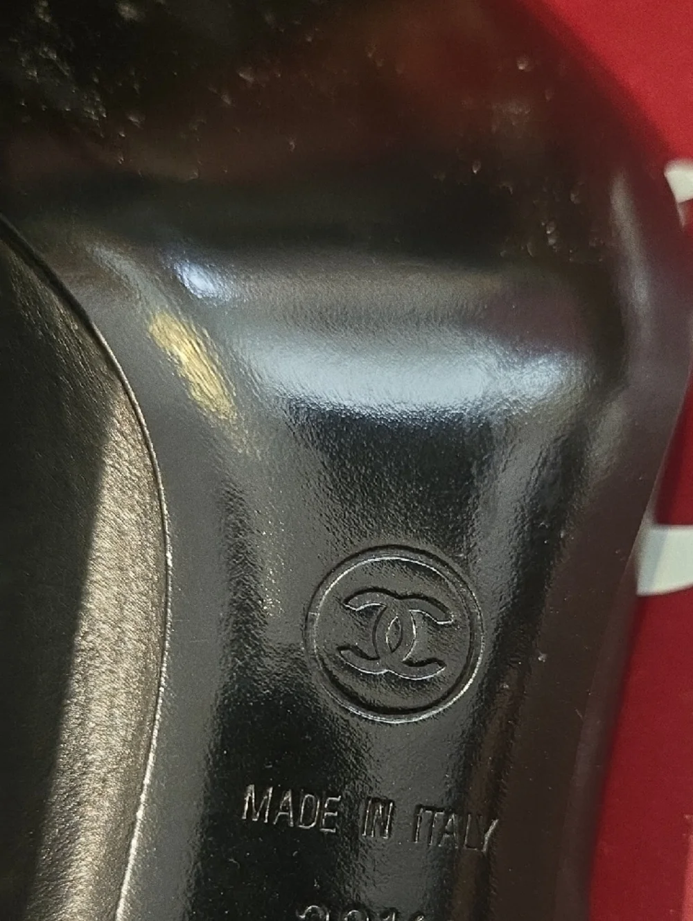 CHANEL Black Leather Women's Flats - Classic Round Toe - Picture 9 of 16